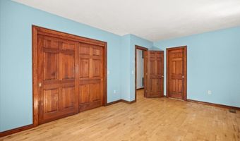 30 Seabreeze Dr, Bourne, MA 02532