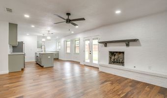 220 Rolling Hills Dr, Aledo, TX 76008