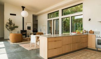 11 Franklin Ln, Accord, NY 12404