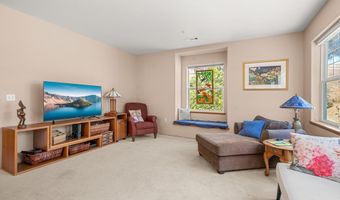 913 Mountain Meadows Cir, Ashland, OR 97520