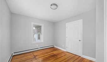 35 Central St, Lincoln, RI 02838