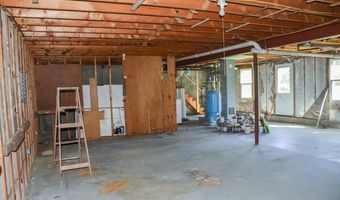 499 W River Rd, Augusta, ME 04330