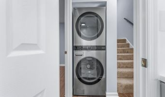 4107 MASSACHUSETTS Ave SE 9, Washington, DC 20019