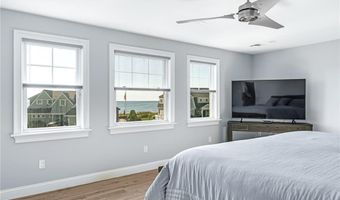 1046 Ocean Rd, Narragansett, RI 02882