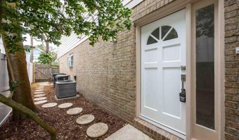 176 E COAST Dr, Atlantic Beach, FL 32233