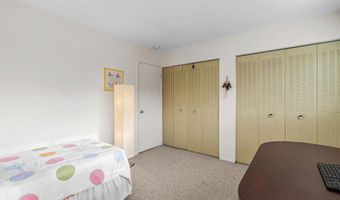 624 Peninsula Ct, Ann Arbor, MI 48105