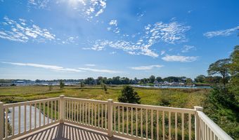 74 Quarry Dock Rd 74, Branford, CT 06405