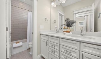 2567 Kingston St, Aurora, CO 80010