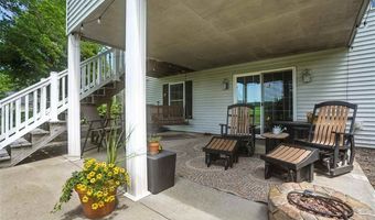 5709 Oak Crest Hill Rd SE, Riverside, IA 52327