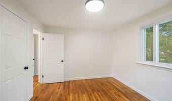 28 Wesleyan Ave, Warwick, RI 02886