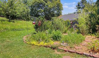 102 Wicklow Dr, Asheville, NC 28806