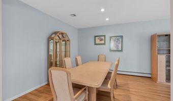90 Sandpiper Dr, Bayville, NJ 08721