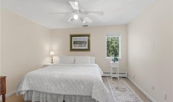38 Gondola Ave, Jamestown, RI 02835