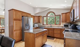 1301 Sandy Ridge Ln, Altoona, WI 54720