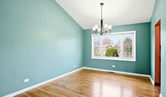 818 RUMPLE Ln, Addison, IL 60101