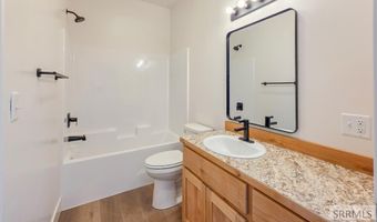 359 Challis Ave, Arco, ID 83213