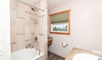 11088 Tahiti St, Bay St. Louis, MS 39520