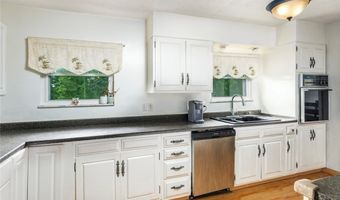 105 Lincoln Hts, Alum Creek, WV 25003