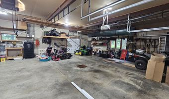 39081 Greenwood Ln, Aberdeen, SD 57401