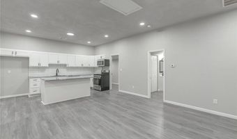 1027 W Idaho Ave, Chickasha, OK 73018