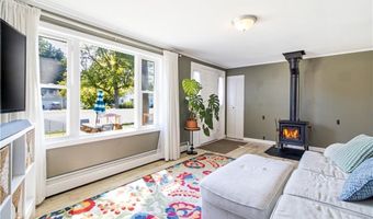 127 Highland Ave, Cumberland, RI 02864