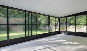 76 Swartzel Dr, Middletown, NJ 07748