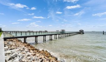 6526 Surfside Blvd, Apollo Beach, FL 33572