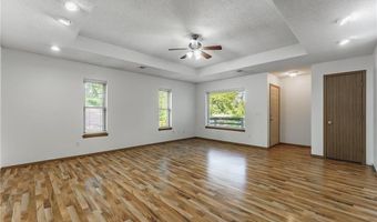 2109 Oakwood Ave, Bentonville, AR 72712