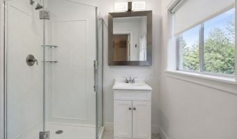 10091 River Dr, Bay St. Louis, MS 39520