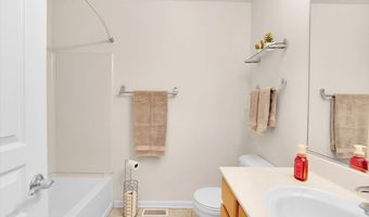 2801 Waterfront Ave, Algonquin, IL 60102