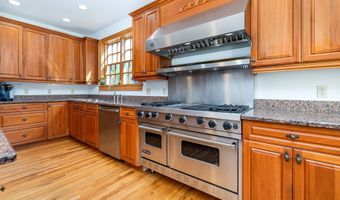 40 Old Bridge Rd, Brookfield, CT 06804