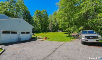 27 Powder Horn Hl, Brookfield, CT 06804