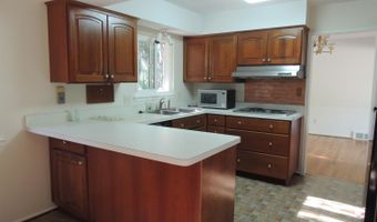 2098 Yorktown Dr, Ann Arbor, MI 48105