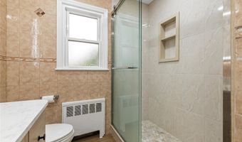 14 Evans Ave, Albertson, NY 11507
