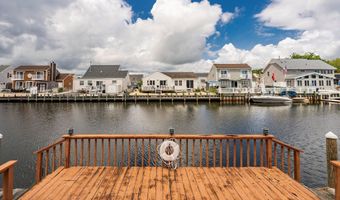 66 Wind Jammer Ct, Bayville, NJ 08721