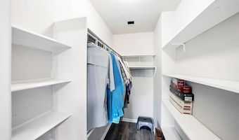 9404 Crow Ln, Adkins, TX 78101