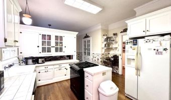 102 Jackson St, Albertville, AL 35950