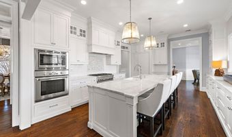 9 Beacon Hill Rd, Atlantic Highlands, NJ 07716