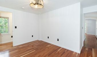 150 Chestnut St, Branford, CT 06405
