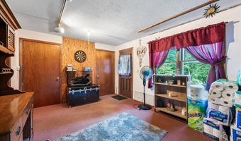 52 Singleton Rd, Chaplin, CT 06235