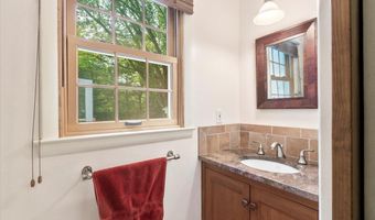 9 Sunset Dr, Altamont, NY 12009