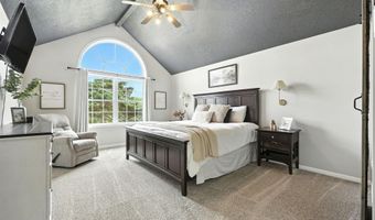 102 Chaudoin Dr, Angola, IN 46703
