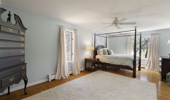 29 Woodland Dr, Avon, CT 06001