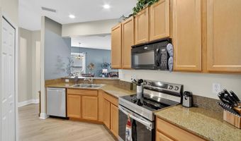 307 BLUEWATER FALLS Ct, Apollo Beach, FL 33572