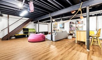 30 Packard Dr, Middletown, NJ 07748