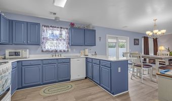 78 Dolphin Cir E, Bayville, NJ 08721