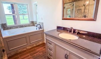 7554 S Farris Rd, Atoka, OK 74525