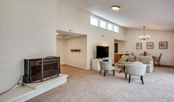 5401 E 40th St N, Bel Aire, KS 67220