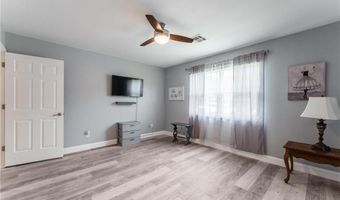 2 Walter Dr, Bella Vista, AR 72714