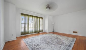 10 N MAIN St, Magnolia, DE 19962